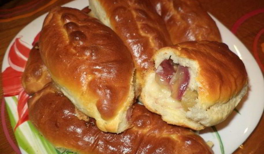 Рецепт пирожков с виноградом, и персиками