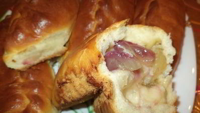 пирожки с виноградом, и персиками