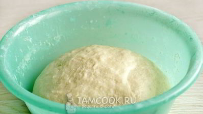 пирожки с вишней из дрожжевого теста