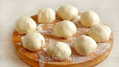 пирожки с вишней из дрожжевого теста