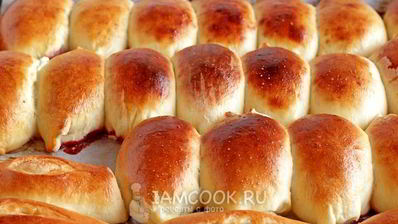 пирожки с вишней из дрожжевого теста