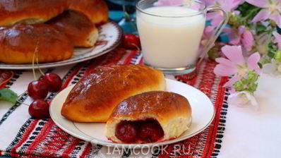 пирожки с вишней в духовке