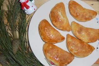 Пирожки с яблоками и клюквой