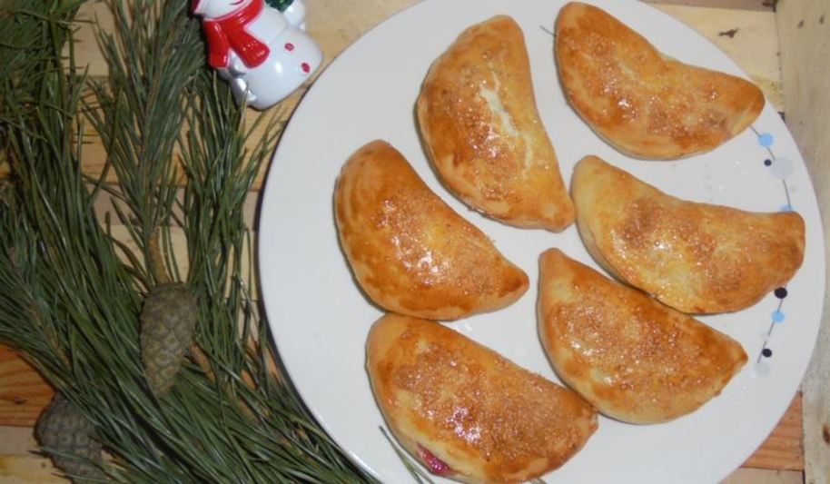Рецепт пирожков с яблоками и клюквой
