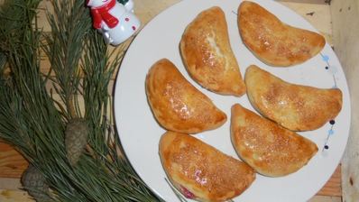 пирожки с яблоками и клюквой