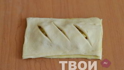 пирожки с яблоками из слоеного теста