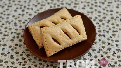 пирожки с яблоками из слоеного теста