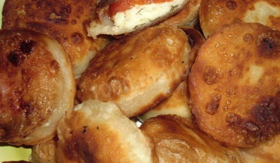 Рецепт пирожков жареных с творогом и помидорами