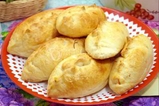 Пирожкии с курицей и сыром