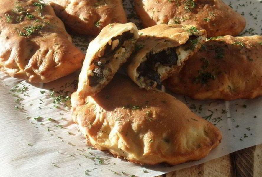Постные пирожки с рисом и грибами