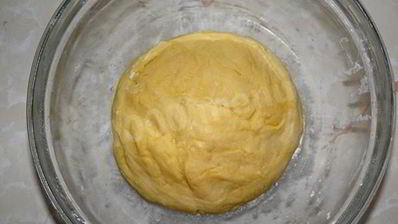 сдобные дрожжевые пирожки с яйцом и луком