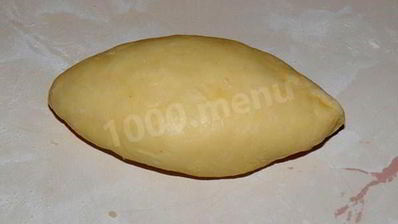 сдобные дрожжевые пирожки с яйцом и луком