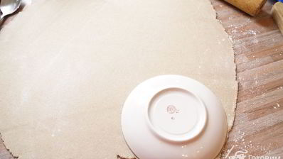 скландраусис — ржаные открытые пирожки с картофельно морковной начинкой