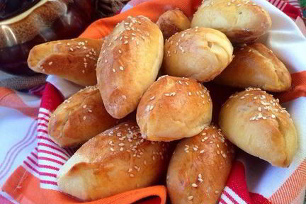 Скороспелые пирожки с печенью и овощами