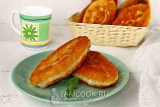 Сладкие жареные пирожки со щавелем