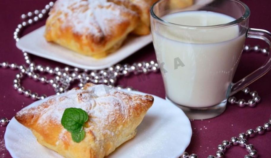 Рецепт слоеных пирожков конвертики с яблоками в духовке