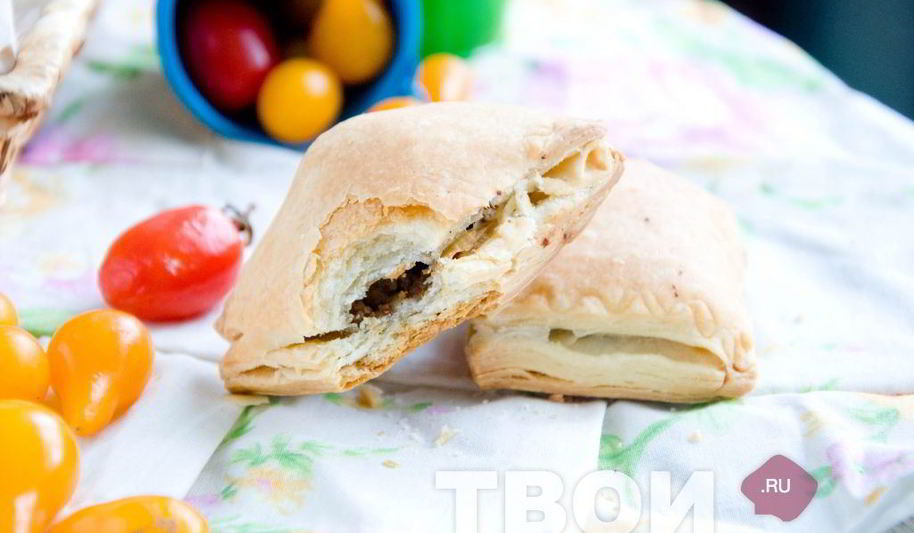 Рецепт слоеных пирожков с мясом