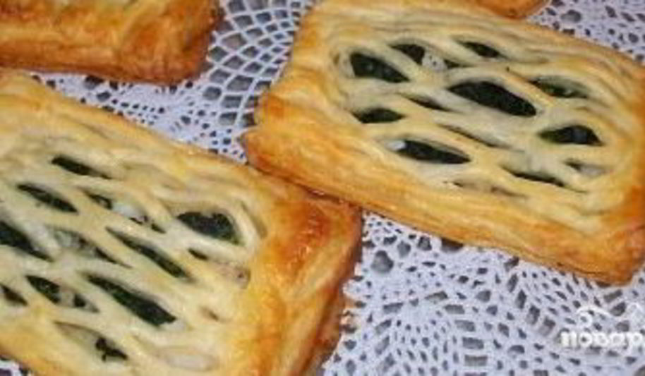 Рецепт слоеных пирожков с рыбой