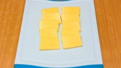 слоеные пирожки с сыром и ветчиной