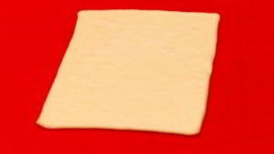 слоеные пирожки с сыром и ветчиной