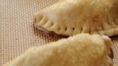 яблочные пирожки с бренди