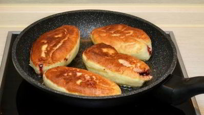 жареные пирожки с джемом