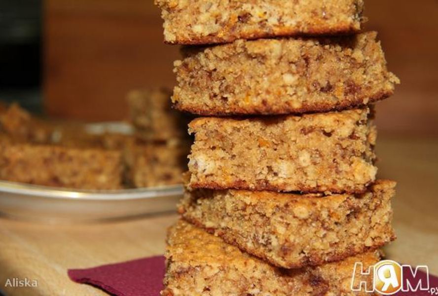 Апельсиновый брауни с грецкими орехами