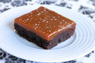 Брауни с карамелью