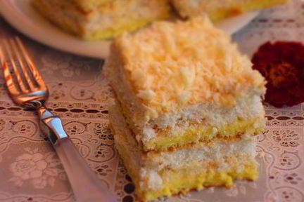 Кокосовое пирожное с нежным сливочным кремом