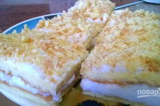 Лимонное пирожное с белковым кремом