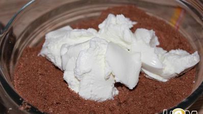 миндальное пирожное с шоколадом и грушами