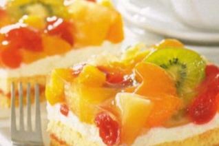 Нежные бисквитно-фруктовые пирожные к чаю Проще простого без выпечки