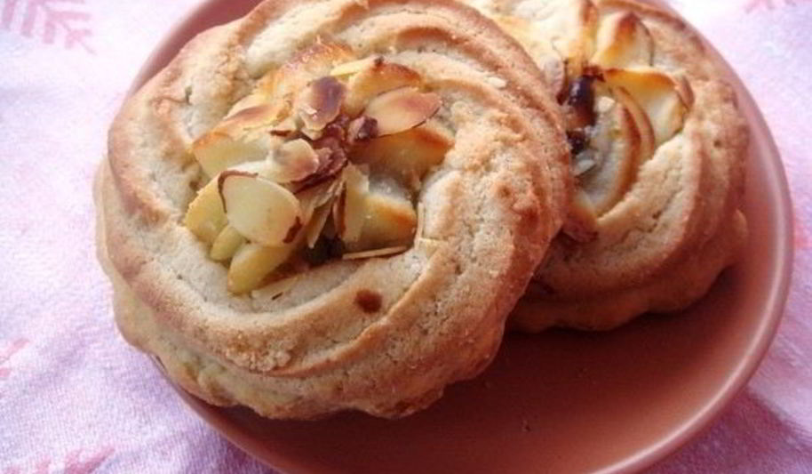 Рецепт песочных пирожных с яблочным повидлом