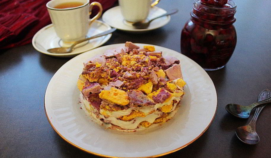 Рецепт пирожного из цветной меренги