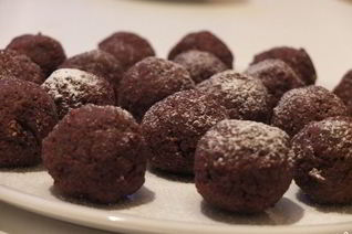 Пирожное картошка из печенья с молоком