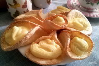 Пирожные Лепестки с кремом