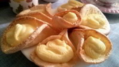 пирожные лепестки с кремом