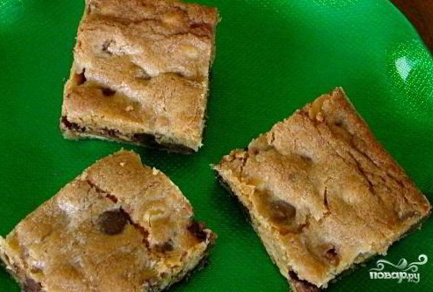 Пирожные с шоколадом и карамелью