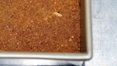 пирожные с шоколадом, сгущенкой и орехами