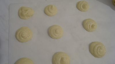 пирожные шу с вишневым сюрпризом