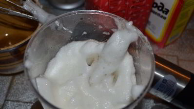 шоколадно-творожное пирожное с ягодами