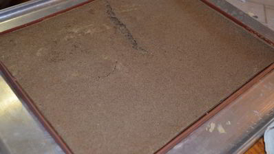 шоколадно-творожное пирожное с ягодами