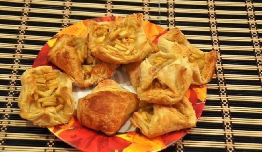 Рецепт слоеного пирожного с яблоком