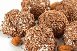 Творожные пирожные с финиками и шоколадом