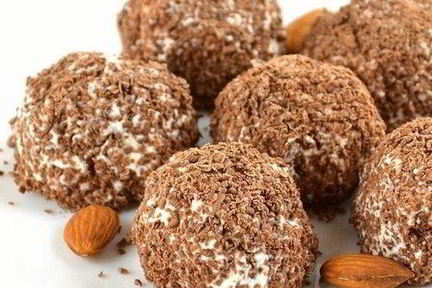 Творожные пирожные с финиками и шоколадом