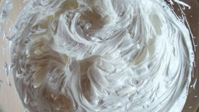 зефирное пирожное с малиновым конфи