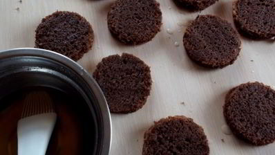 зефирное пирожное с малиновым конфи