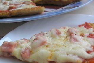 Быстрая пицца из батона