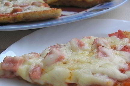 Быстрая пицца из батона