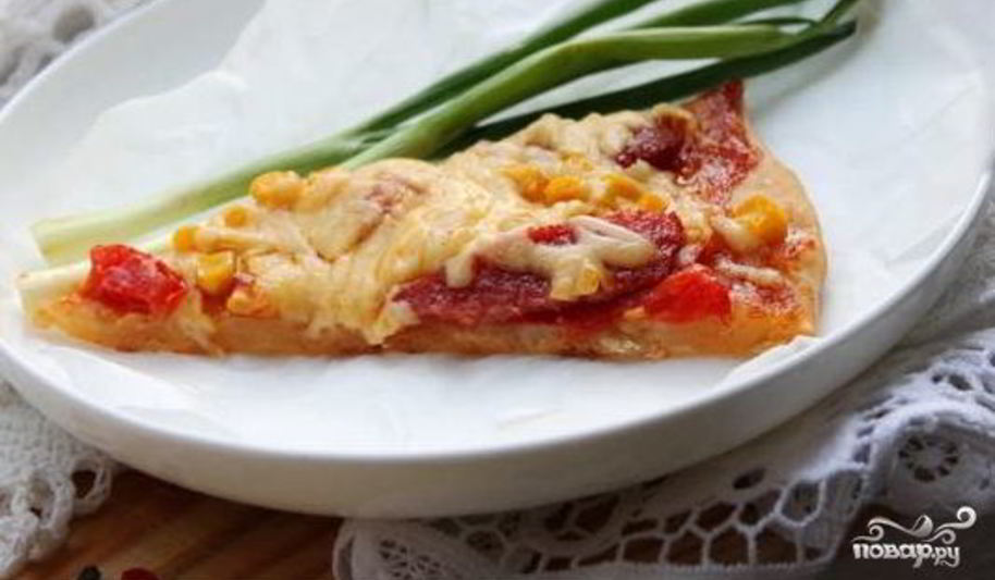 Рецепт домашней пиццы с колбасой и сыром